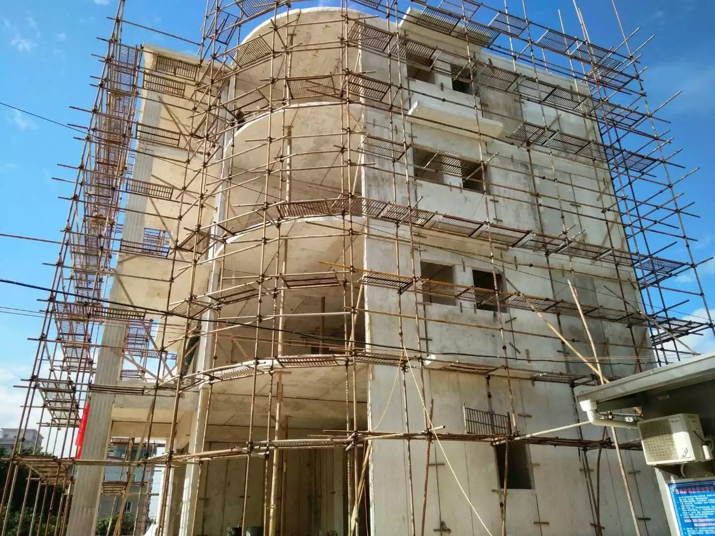 宁国星河绿色环保装配式建材在福建修建的五层别墅建筑